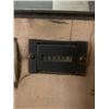 Image 10 : 15" x 17" WF Wells & Sons Automatic Bandsaw