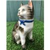Image 6 : Superb 19thc English Victorian STAFFORDSHIRE Porcellaneous Cat Figure