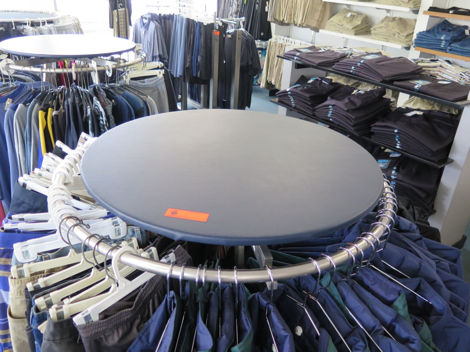 Round Retail Garment Rack on Wheels (fixture only)