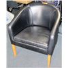 Image 1 : Black Round Leather-Like Upholstered Chair w/ Wooden Legs