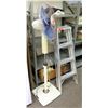 Image 1 : 4 Step Werner Multi-Purpose Aluminum Step Ladder & Fan