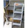 Image 2 : 4 Step Werner Multi-Purpose Aluminum Step Ladder & Fan