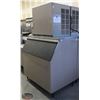 Image 1 : R104) MANITOWOC SERIES 1000 ICE MAKER W/ BIN