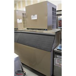 R110) MANITOWOC SERIES 1000 ICE MAKER W/ BIN