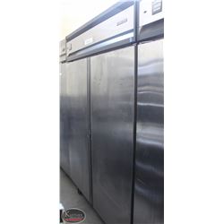 R52) FOSTER STAINLESS STEEL 2 DOOR FREEZER