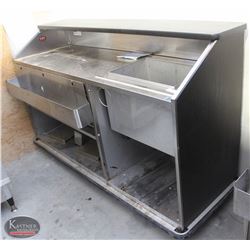 R2) FWE BLACK PORTABLE BAR W/ SPEEDRAIL & ICE BIN