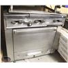 Image 1 : R25) 6 BURNER RANGE WITH OVEN ON CASTORS