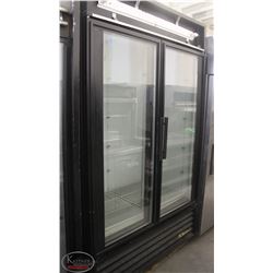 R46) TRUE 2 GLASS DOOR COOLER