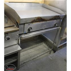 R11) STAR NATURAL GAS 32" FLAT TOP ON CUSTOM