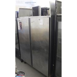 R49) FOSTER STAINLESS STEEL 2 DOOR FREEZER