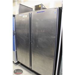 R58) FOSTER STAINLESS STEEL 2 DOOR FREEZER