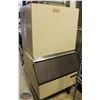 Image 1 : R84) SCOTMANS ICE MAKER W/ BIN