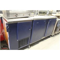 R88) PERLICK 2 DOOR KEGERATOR COOLER W/ 2 TOWERS