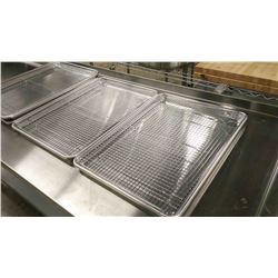 HALF SIZE BUN PANS & COOLING RACKS-LOT OF 2 (4PCS)