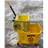 Image 1 : R165) RUBBERMAID BRUTE MOP BUCKET W/ WRINGER