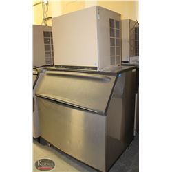 R135) MANITOWOC SERIES 1000 ICE MAKER W/ BIN