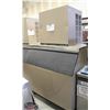 Image 1 : R111) MANITOWOC SERIES 1000 ICE MAKER W/ BIN