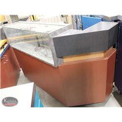 R158) STORAGE CABINET W/ GLASS DISPLAY CASE