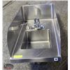 Image 1 : CMF S/S HIGH-WALL / SPLASHGUARD PERSONAL SINK