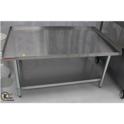 OMEGA STAINLESS STEEL EQUIPMENT STAND W/