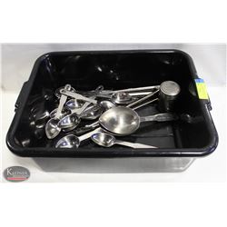 FLAT OF ASSORTED COMMERCIAL S/S UTENSILS:VOLLWRATH