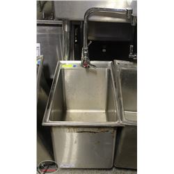 ELKAY S/S DEEP-WELL SINK BASIN W/ FAUCET