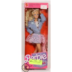 VINTAGE SEALED JEANS BARBIE.