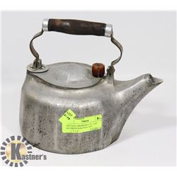 VINTAGE GRISWOID #532- 2 QT ALUMINIUM KETTLE 1913