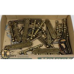 FLAT OF VINTAGE BRASS STYLE PULLS & 3 WOOD VINTAGE
