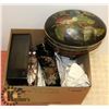 Image 1 : ESTATE BOX OF HOME DECOR ITEMS