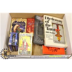 BOX W/VARIOUS TAROT CARDS INCL. ANGEL