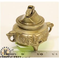 ANTIQUE BRASS TABLE TOP LIGHTER.