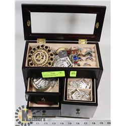JEWELLERY  BOX FULL OF ASSORTED JEWELLERY