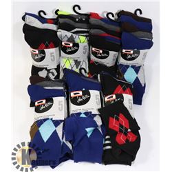NEW FLAT OF MENS 35 PAIR OF SOCKS