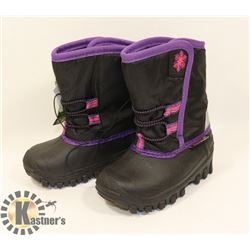 WEATHER SPIRITS GIRLS SIZE 7 WINTER BOOTS.