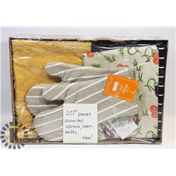 20+ PIECES OF NEW ASSORTED APRONS & OVEN MITTS