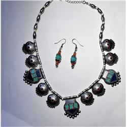 12)  J.  CREW NECKLACE SET IN GOLD TONE