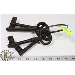 SET OF 4 CAST IRON KEYS ON CHAIN