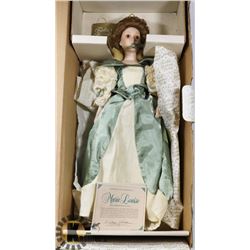 1985 MAIRIE LOUISE FRANKLIN HEIRLOOM PORCELAIN