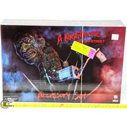 A NIGHTMARE ON ELM STREET ACCESSORY SET.