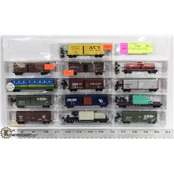 LOT OF 13 TRAIN CARS, N-SCALE