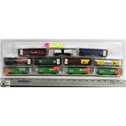 LOT OF 11 TRAINS CARS, N-SCALE