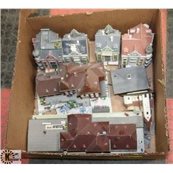 BOX OF TRAIN STATIONS AND BUILDINGS.