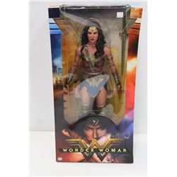 WONDER WOMAN ULTIMATE COLLECTORS 1:4 SCALE