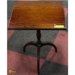 VINTAGE MAHOGANY SIDE TABLE 16" TOP