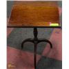 Image 1 : VINTAGE MAHOGANY SIDE TABLE 16" TOP