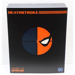 DEATHSTROKE ONE:12 SCALE COLLECTIBLE FIGURE.