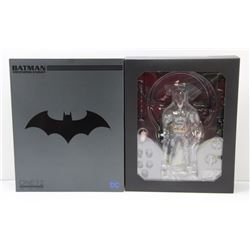 BATMAN ASCENDING KNIGHT ONE:12 COLLECTIBLE FIGURE.