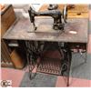 Image 1 : ANTIQUE SEWING MACHINE - AS IS