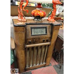 ANTIQUE VIKING RADIO